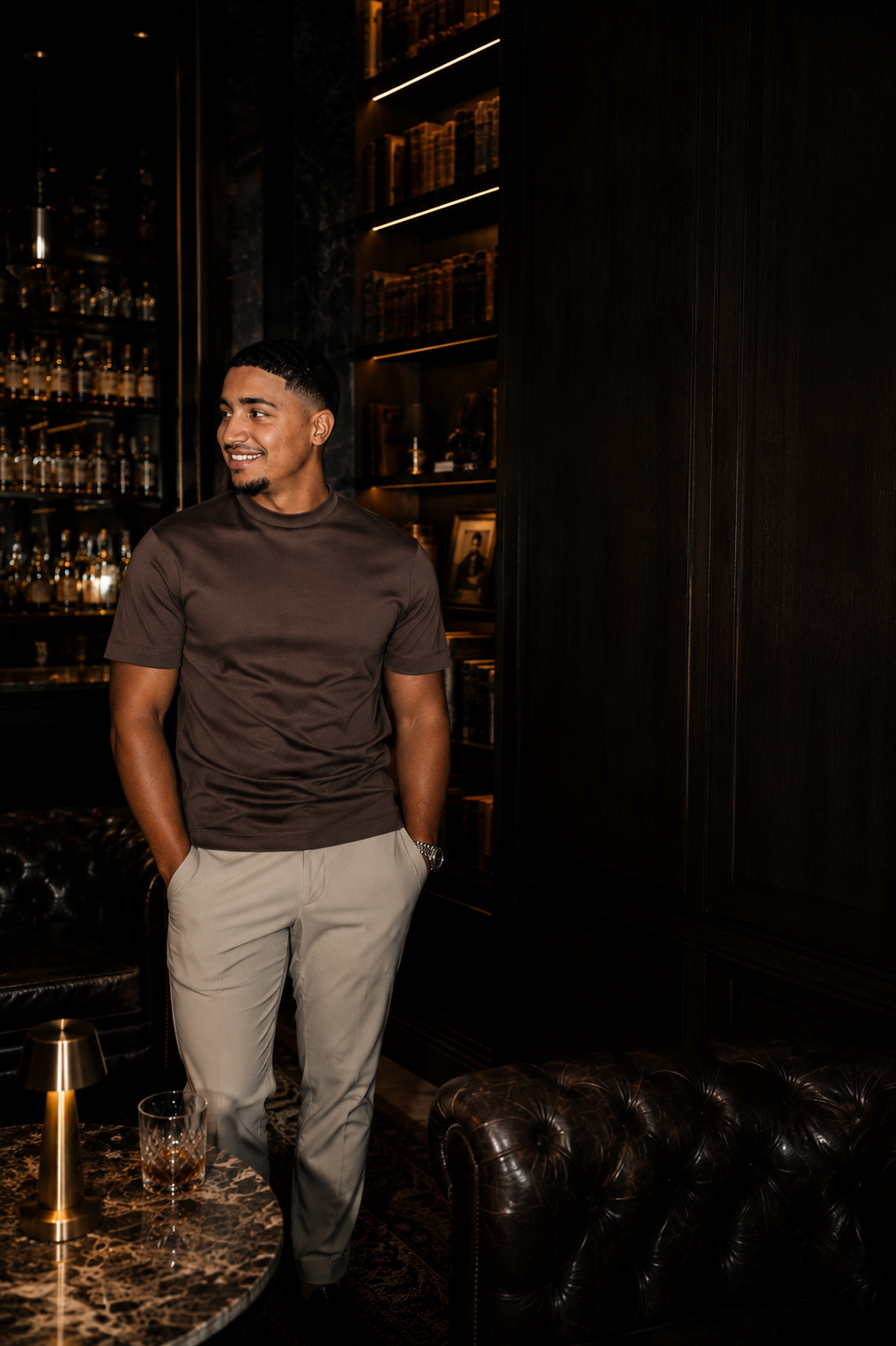 Cavarè T-shirt gedragen in lifestyle setting